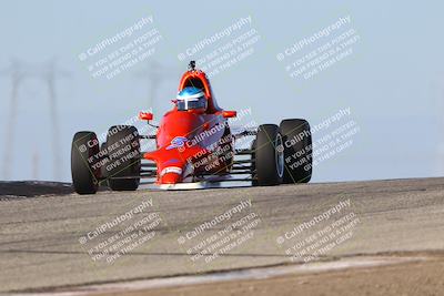 media/Oct-26-2025-CalClub SCCA (Sun) [[8ce1e69566]]/Group 6/Grapevine/